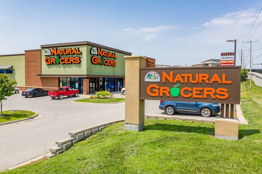 More Photos Of 114 S Stewart Rd, Liberty Supermarket For Sale