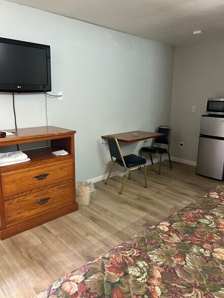 More Photos Of 3426 Fredericksburg Rd, San Antonio Hotel For Sale