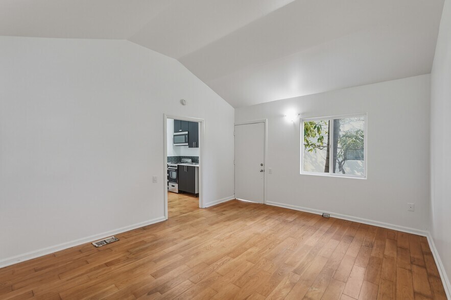 More Photos Of 137 Arena St, El Segundo Flex For Sale