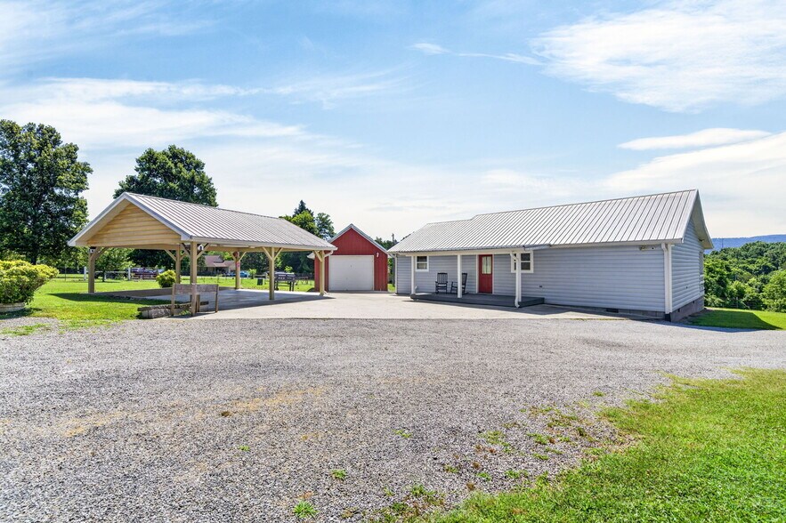 More Photos Of 105 Foothills Rd, Pikeville Multifamily For Sale