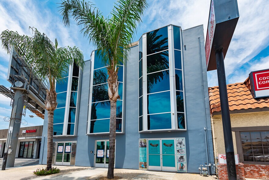 More Photos Of 20847 Sherman Way, Canoga Park Office For Sale