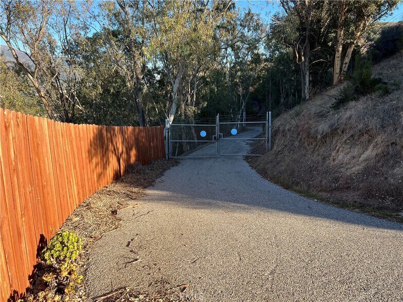 More Photos Of 10200 Willow Springs Lane, Sunland Land For Sale
