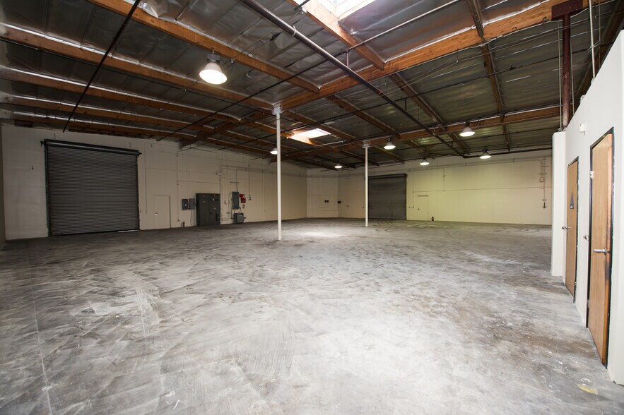 More Photos Of 10291 Trademark St, Rancho Cucamonga Warehouse For Lease