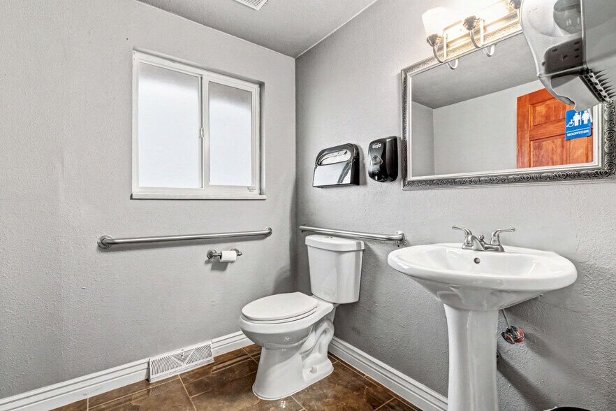 More Photos Of 8326 Quivas Way, Denver Office For Lease