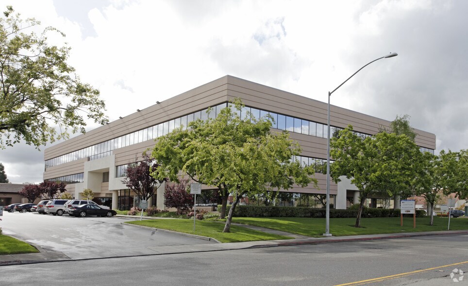 More Photos Of 7600 Dublin Blvd, Dublin Loft Creative Space For Lease