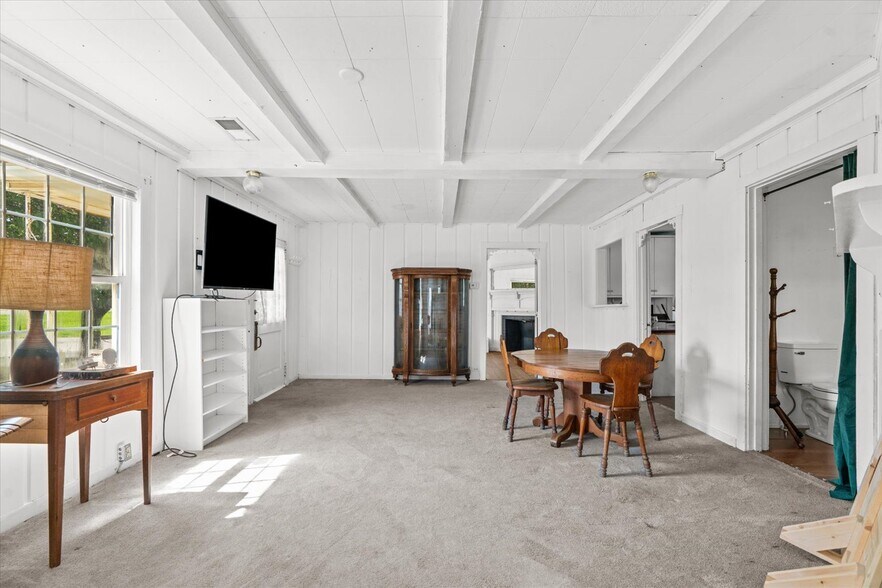 More Photos Of 806 N 3rd Ave, Chatsworth Office Residential For Sale