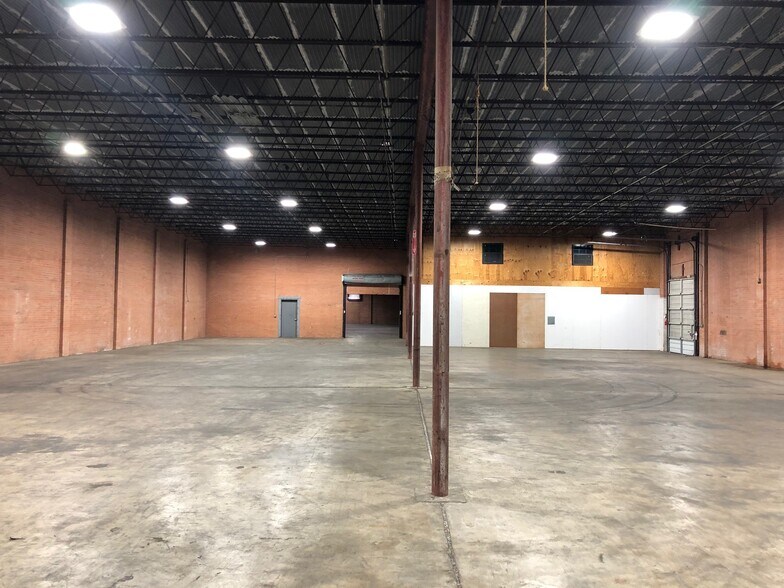 More Photos Of 1110 Paige St, Houston Warehouse For Lease