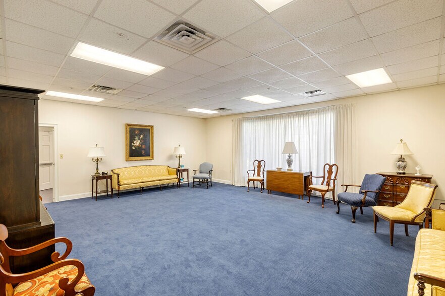 More Photos Of 1941 Shorter Ave SW, Rome Religious Facility For Lease
