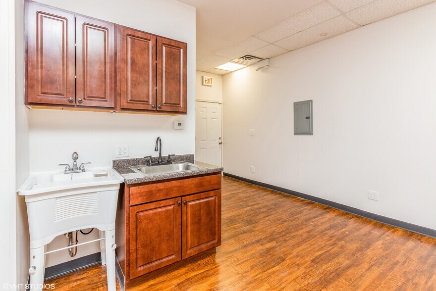 More Photos Of 8246-8248 S Racine Ave, Chicago Apartments For Lease