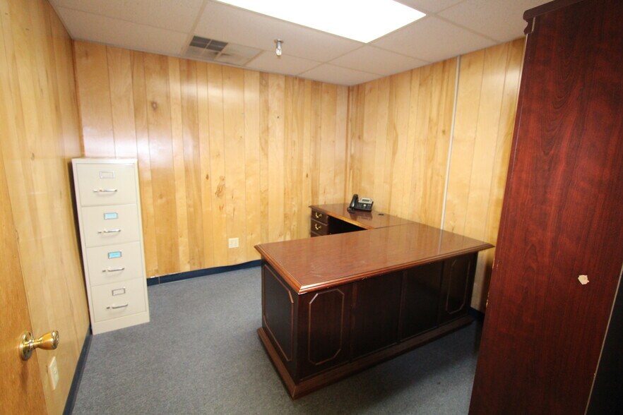 More Photos Of 4501 E Palmetto St, Florence Warehouse For Sale