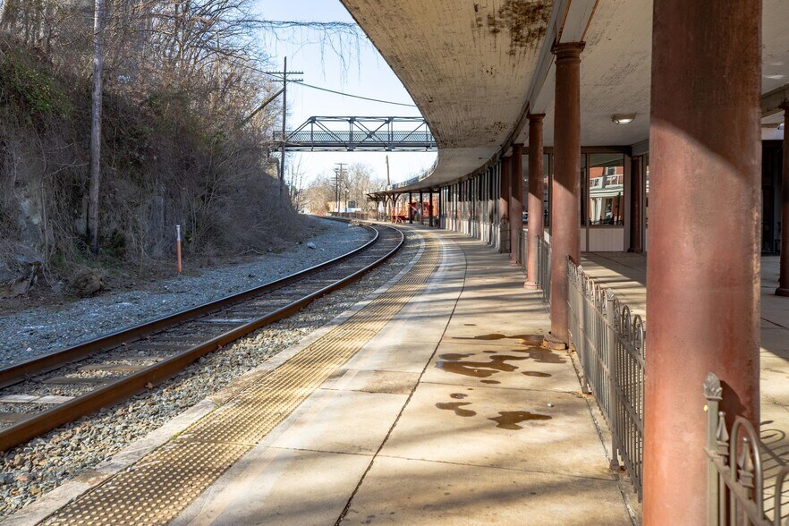 More Photos Of 12 Middlebrook Ave, Staunton Restaurant For Lease