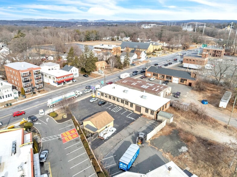 More Photos Of 785 Page Blvd, Springfield Light Manufacturing For Sale