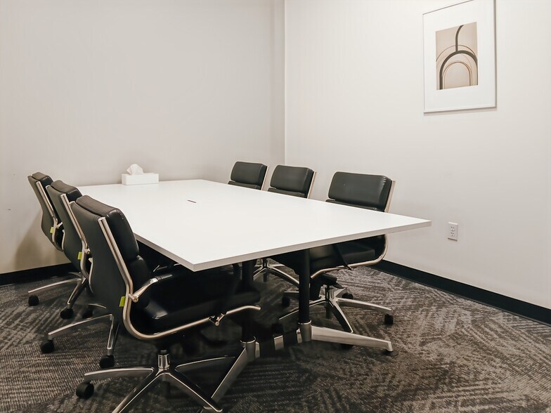 More Photos Of 3209 S Broadway, Edmond Coworking Space