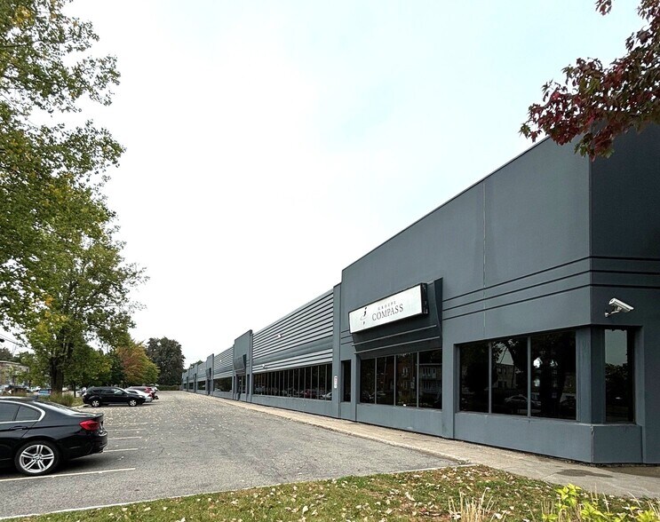 Primary Photo Of 2580-632 Av Dollard, Montréal Warehouse For Lease