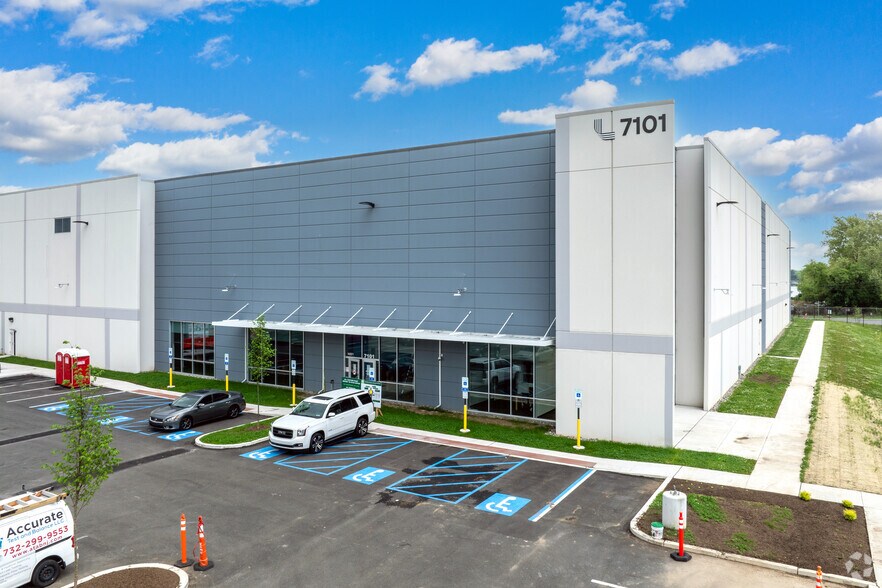 More Photos Of 7101 Milnor St, Philadelphia Distribution For Lease