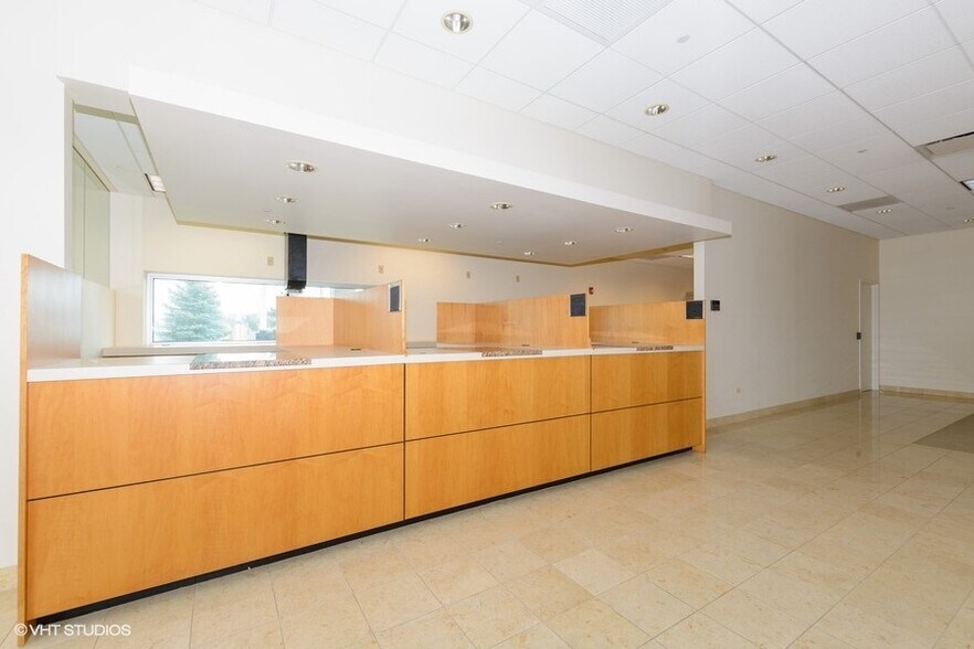 More Photos Of 1000-1050 Geneva Rd, Wheaton General Retail For Sale