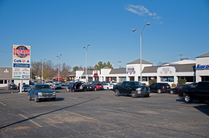 More Photos Of 713-745 S Mission St, Sapulpa Unknown For Lease