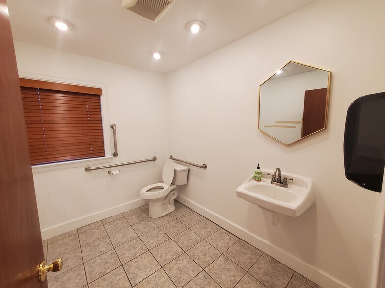 More Photos Of 5083 Buffalo Rd, Erie Medical For Sale