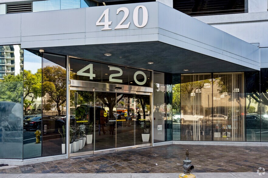 More Photos Of 420 E 3rd St, Los Angeles Medical For Lease