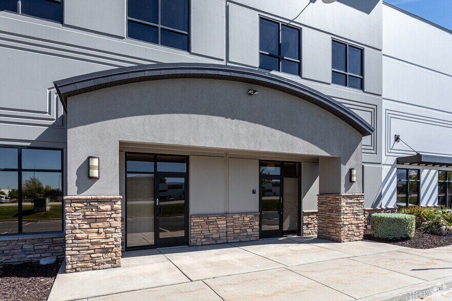 More Photos Of 4752 W California Ave, Salt Lake City Warehouse For Lease