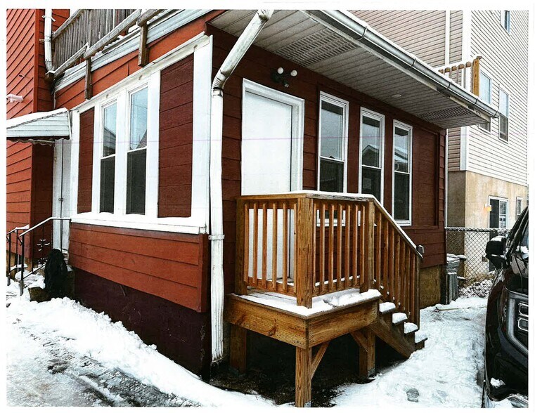 More Photos Of 113 Grant ave, Harrison Industrial For Lease