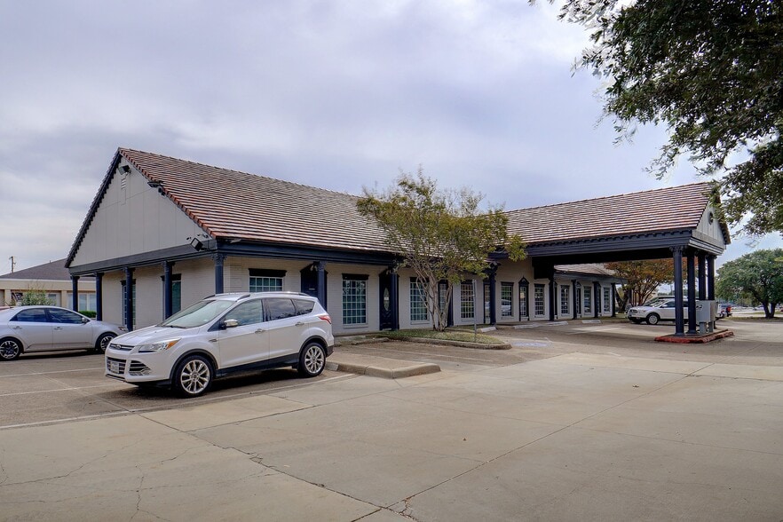 More Photos Of 3260 Southern Dr, Garland Medical For Lease