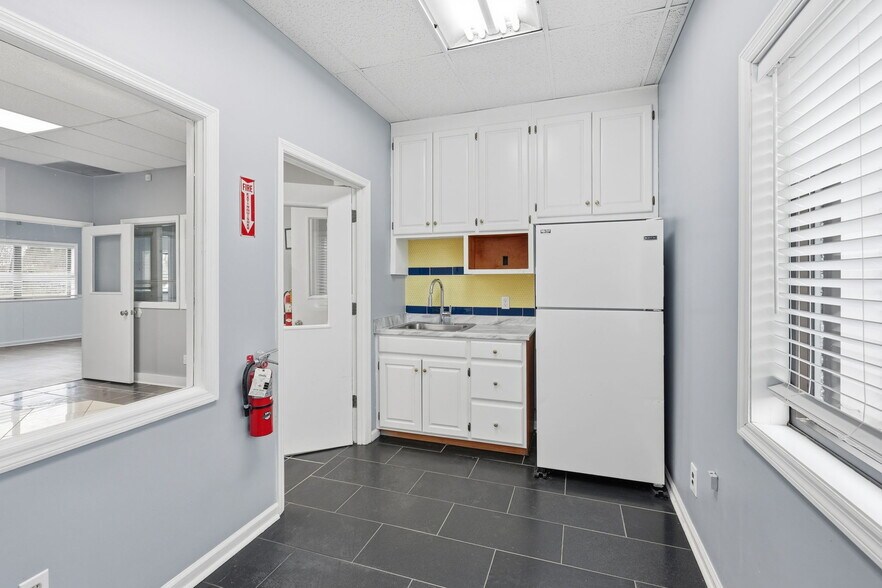 More Photos Of 476 Moreno Street St, Gainesville Distribution For Lease