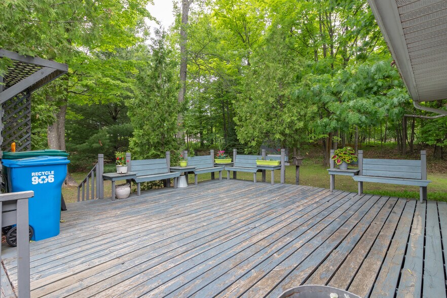 More Photos Of 375 N McClellan Ave, Marquette Office Residential For Sale