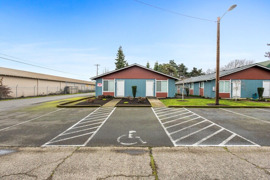 More Photos Of 2585 Lee St SE, Salem Multifamily For Sale