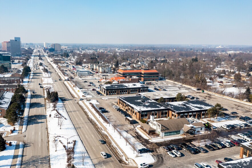 More Photos Of 631 E Big Beaver Rd, Troy Office For Lease