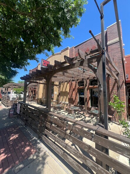 More Photos Of 206 N Oak St, Roanoke Restaurant For Sale