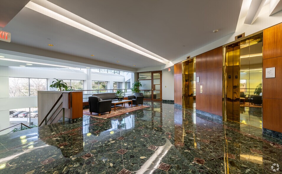 More Photos Of 492 Old Connecticut Path, Framingham Office For Sale