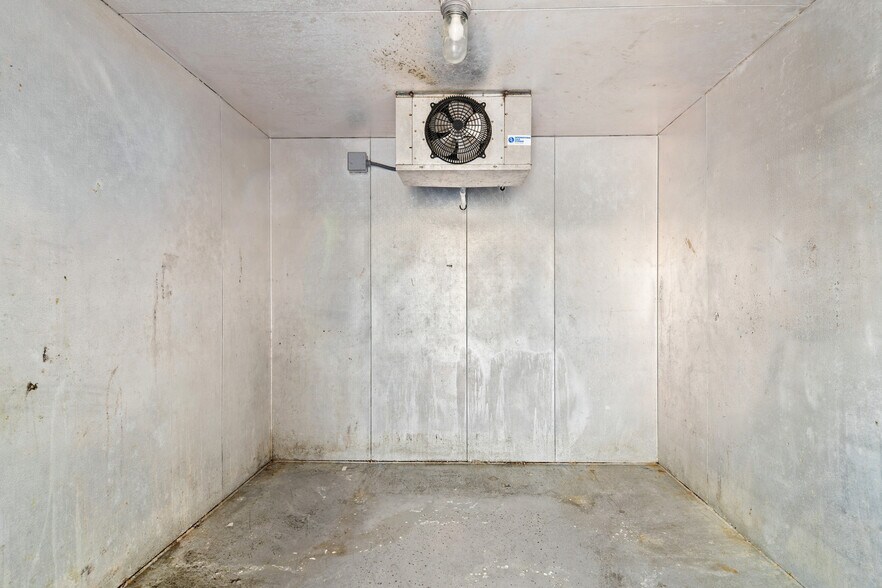 More Photos Of 435 E Main St, Hohenwald Fast Food For Sale