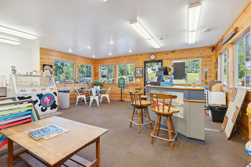 More Photos Of 2630 Commerce Blvd, Mound Freestanding For Sale