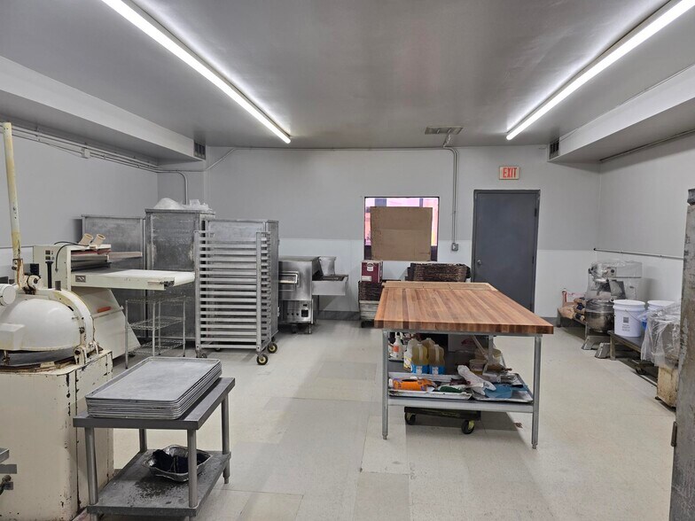 More Photos Of 3925 Oakton St, Skokie Restaurant For Sale