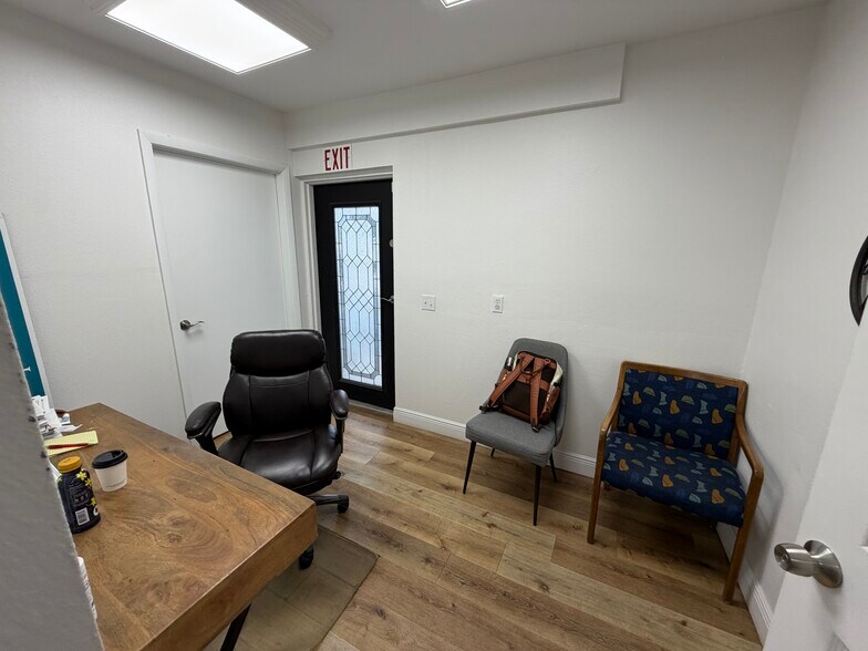 More Photos Of 1906 W Platt St, Tampa Office For Lease