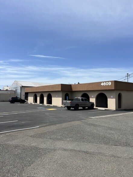 Primary Photo Of 4609 Auburn Blvd, Sacramento Flex For Lease