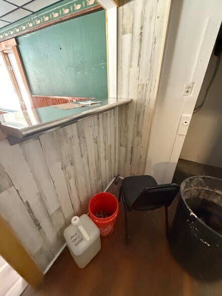 More Photos Of 1640 W US-2, Crystal Falls Restaurant For Sale