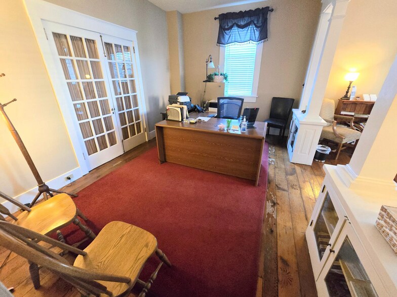 More Photos Of 108-110 S Main St, Manheim Office For Sale