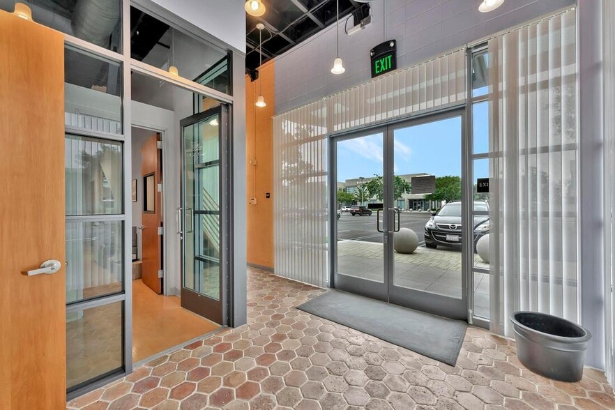 More Photos Of 1220 Roosevelt Ave, Irvine Loft Creative Space For Lease