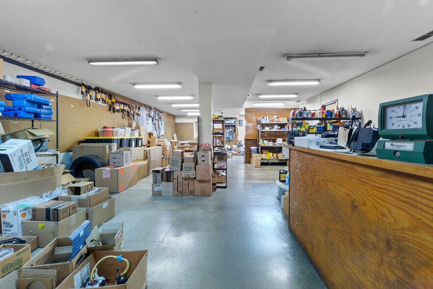 More Photos Of 3520 N Shadeland Ave, Indianapolis Industrial For Sale