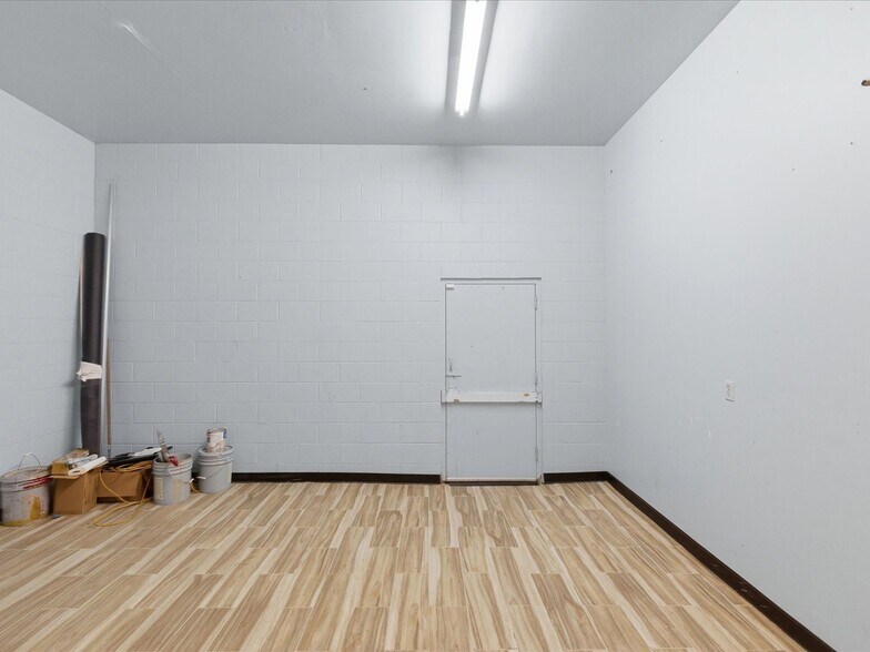 More Photos Of 5802 Evergreen Way, Everett Storefront Retail Office For Sale