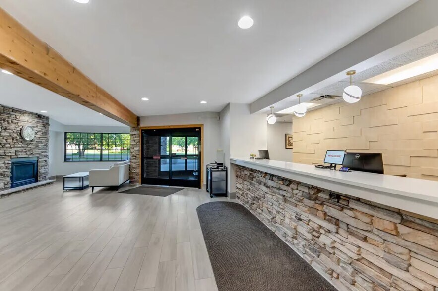 More Photos Of 5810 Schofield Ave, Weston Hotel For Sale