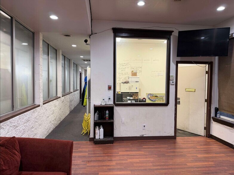 More Photos Of 1114 N 3rd St, Coeur d'Alene Service Station For Sale