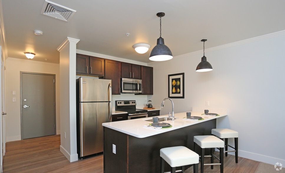 More Photos Of 77A Excelsior Ave, Saratoga Springs Apartments For Lease