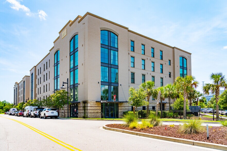 More Photos Of 6 Huguenin Ave, Charleston Apartments For Lease