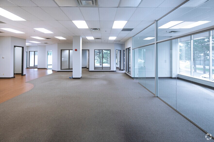 More Photos Of 90 Allstate Pky, Markham Unknown For Lease