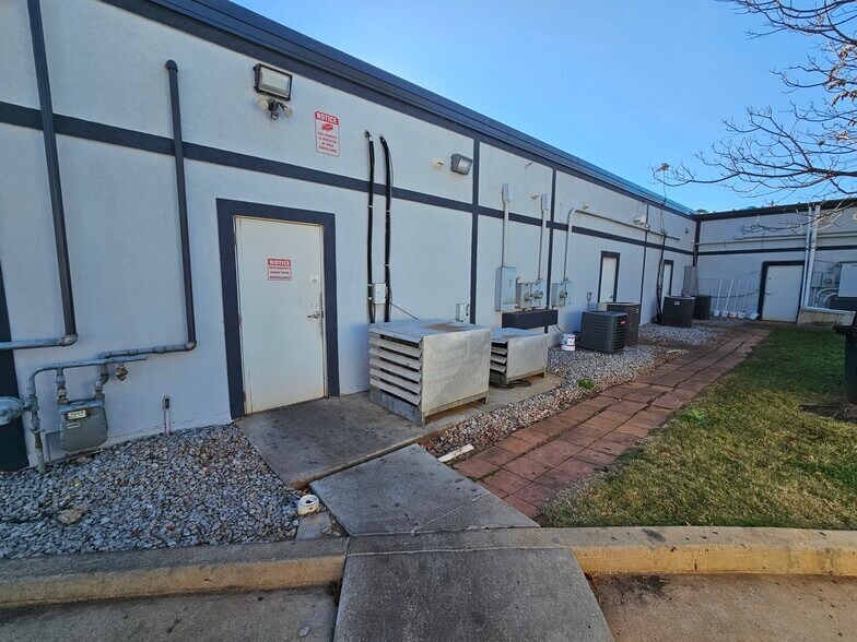 More Photos Of 227 Atlanta Hwy, Gainesville Freestanding For Sale