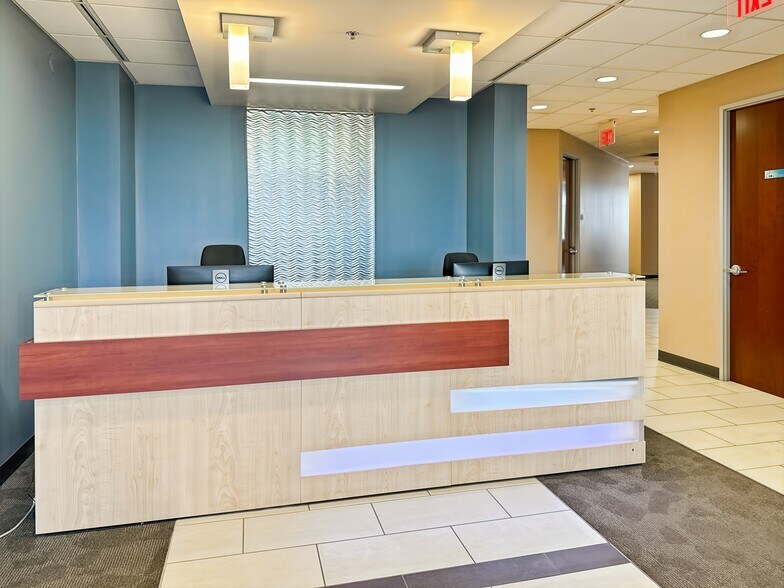 More Photos Of 11650-11670 Fountains Dr, Maple Grove Coworking Space