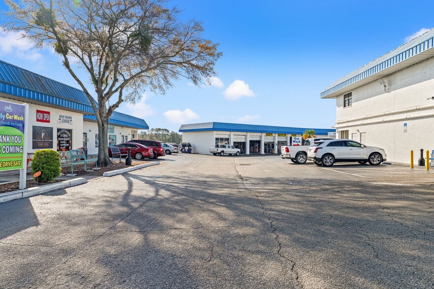 More Photos Of 1108 Commercial Way, Spring Hill Freestanding For Sale